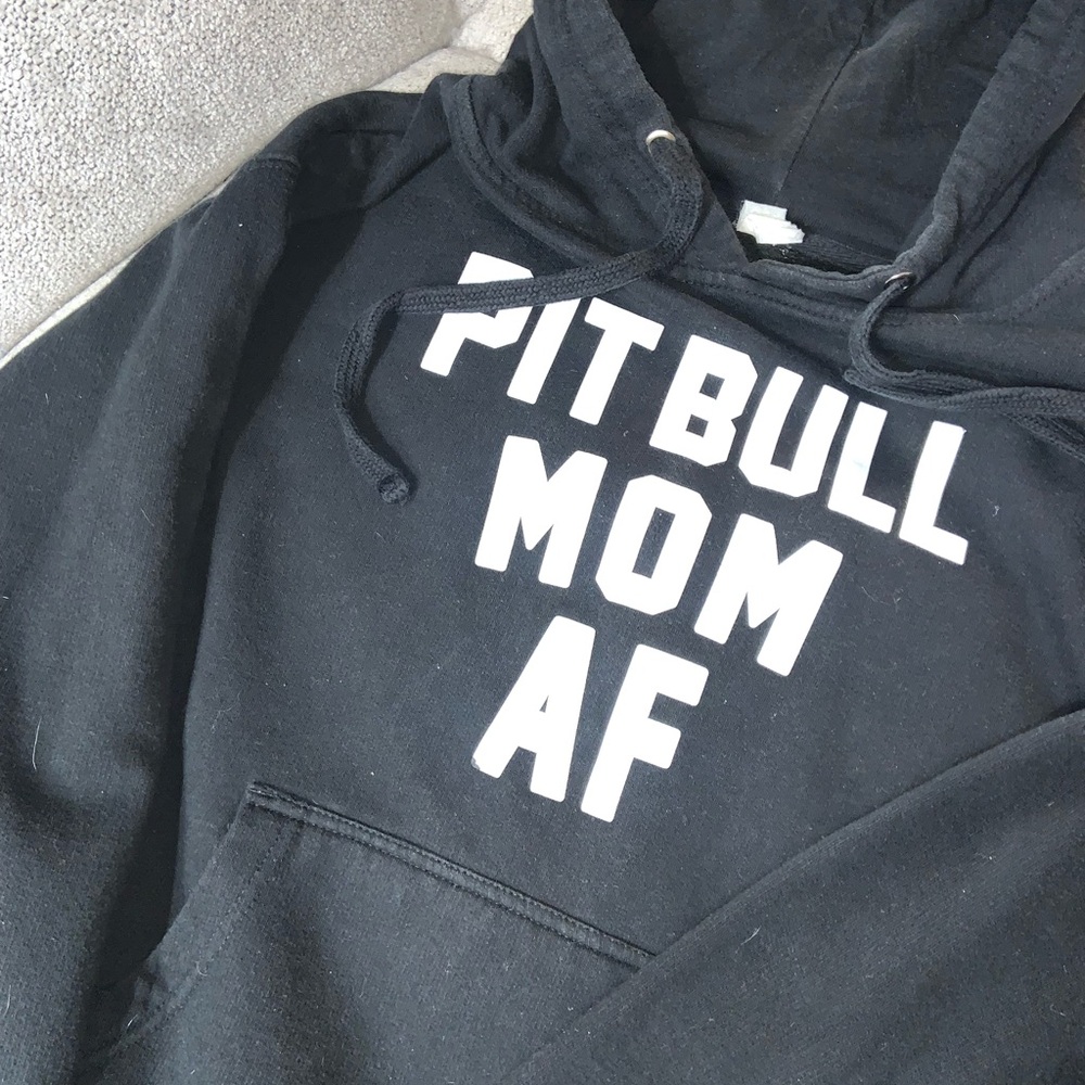 Black 'Pit Bull Mom AF' Hoodie